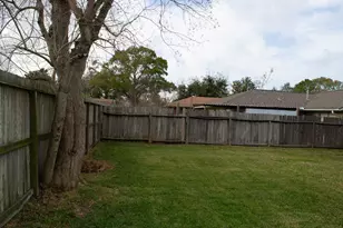 4826 Redfish Reef Dr, Bacliff, TX 77518 - Photo 30