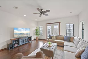 2601 Bevis St, Houston, TX 77008 - Photo 4