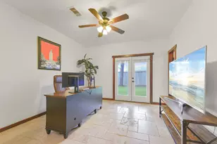 2601 Bevis St, Houston, TX 77008 - Photo 22