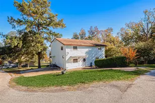 220 Hillcrest Dr, Coldspring, TX 77331 - Photo 2