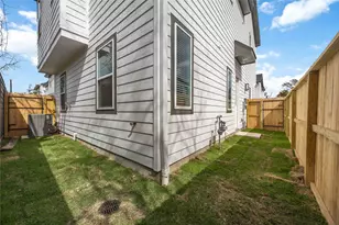 9803 Fulton Pk Ln, Houston, TX 77076 - Photo 18