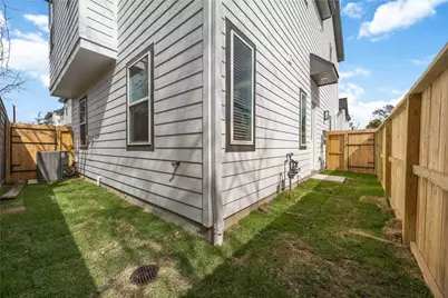 9803 Fulton Park Lane, Houston, TX 77076 - Photo 22