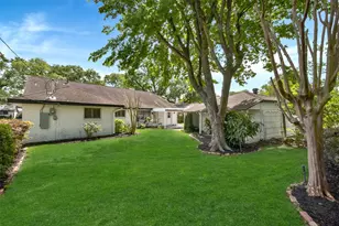 5946 Valkeith Dr, Houston, TX 77096 - Photo 32