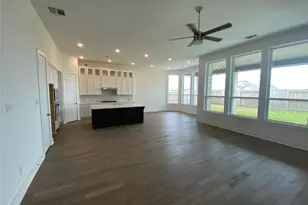12246 Valencia Blvd, Mont Belvieu, TX 77523 - Photo 4