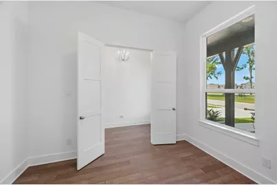 12246 Valencia Boulevard, Mont Belvieu, TX 77523 - Photo 8