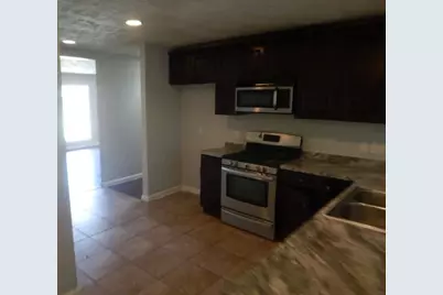 5854 Heron Drive, Houston, TX 77033 - Photo 4