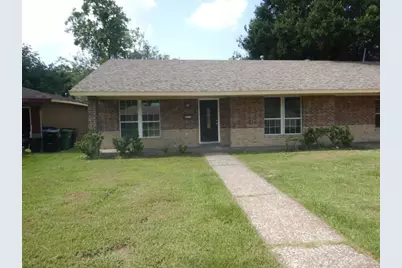 5854 Heron Drive, Houston, TX 77033 - Photo 1