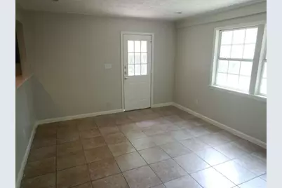 5854 Heron Drive, Houston, TX 77033 - Photo 10