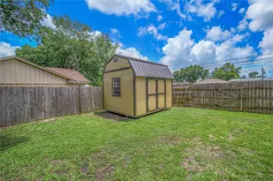 2401 Briar Oaks Dr, Bryan, TX 77802 - Photo 46