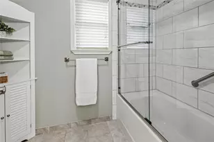 2401 Briar Oaks Dr, Bryan, TX 77802 - Photo 26