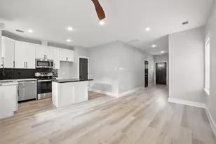 4719 Mallow St, Houston, TX 77033 - Photo 16