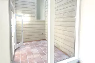 1025 Fountain View Dr, Houston, TX 77057 - Photo 10
