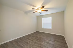 2750 Holly Hall St, Houston, TX 77054 - Photo 10