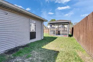 10919 Pigeonwood Dr, Houston, TX 77089 - Photo 32