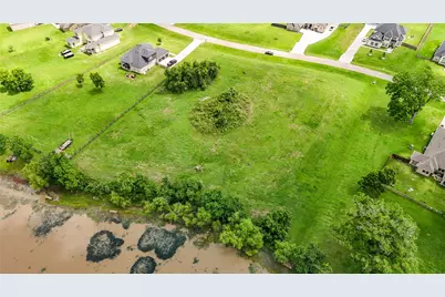 950 Lakeland Circle, Rosharon, TX 77583 - Photo 4