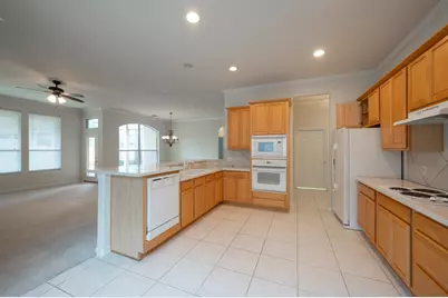 22 W Windsor Hills Circle, Conroe, TX 77384 - Photo 8