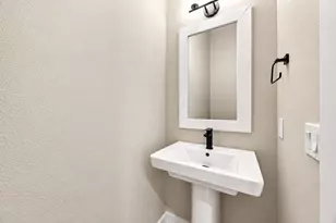 1205 W Tidwell Rd, Houston, TX 77091 - Photo 14