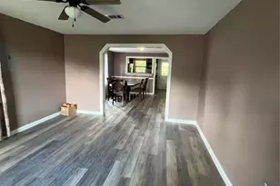 309 Aycock St, Clute, TX 77531 - Photo 4