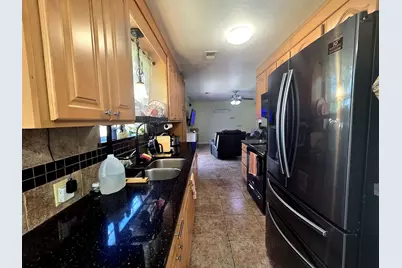 3000 2nd Avenue N, Texas City, TX 77590 - Photo 10