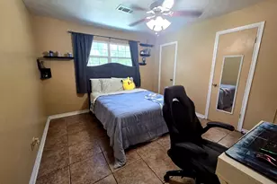 3000 2nd Ave N, Texas City, TX 77590 - Photo 12