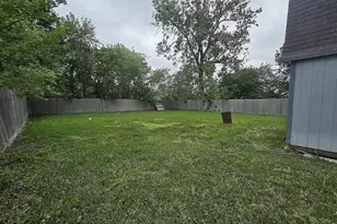 3000 2nd Ave N, Texas City, TX 77590 - Photo 26