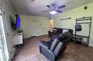 3000 2nd Ave N, Texas City, TX 77590 - Photo 4