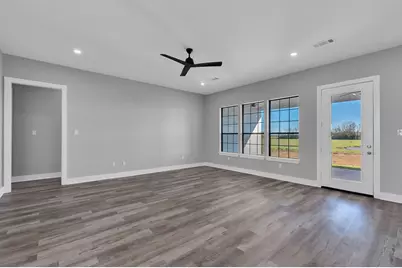 519 Chuckwagon Trail, Angleton, TX 77515 - Photo 6