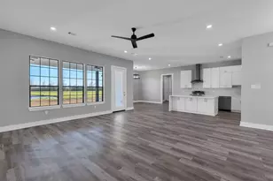 519 Chuckwagon Trail, Angleton, TX 77515 - Photo 8