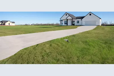 519 Chuckwagon Trail, Angleton, TX 77515 - Photo 2