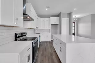 519 Chuckwagon Trail, Angleton, TX 77515 - Photo 10