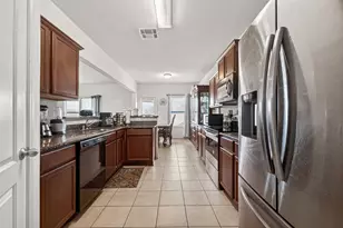 9811 Montana Sapphire Ln, Rosharon, TX 77583 - Photo 8