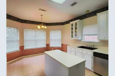7920 Buttercup Dr, Beaumont, TX 77713 - Photo 8