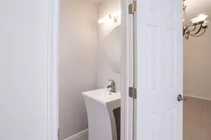 9800 Pagewood Ln, Houston, TX 77042 - Photo 14