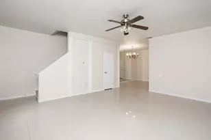 9800 Pagewood Ln, Houston, TX 77042 - Photo 16