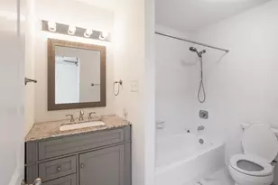 9800 Pagewood Ln, Houston, TX 77042 - Photo 32