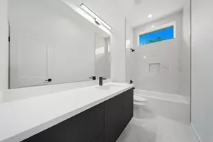 5029 Van Fleet St, Houston, TX 77033 - Photo 16