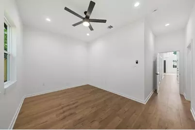 5029 Van Fleet Street #A, Houston, TX 77033 - Photo 8