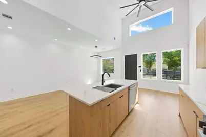 5029 Van Fleet Street #A, Houston, TX 77033 - Photo 4