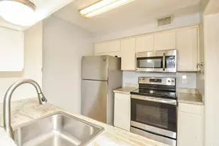4633 Wild Indigo St, Houston, TX 77027 - Photo 6