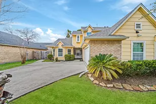11510 Pagoda Dr, Houston, TX 77477 - Photo 2
