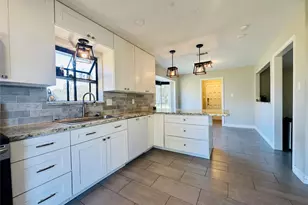 20257 Hwy 35, Sweeny, TX 77480 - Photo 8