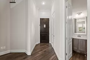 919 Dunleigh Meadows Ln, Houston, TX 77055 - Photo 2