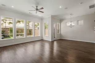 919 Dunleigh Meadows Ln, Houston, TX 77055 - Photo 10