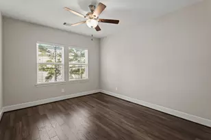919 Dunleigh Meadows Ln, Houston, TX 77055 - Photo 32