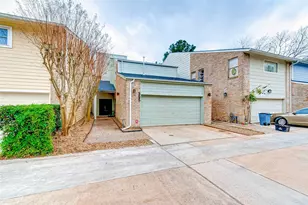 395 Rancho Bauer Dr, Houston, TX 77079 - Photo 2