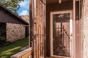 514 Hickory St, Huntsville, TX 77320 - Photo 4