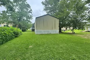 1212 Work St, Anahuac, TX 77514 - Photo 12