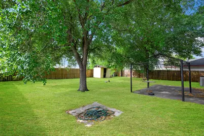9214 Carmalee Street, Houston, TX 77075 - Photo 6
