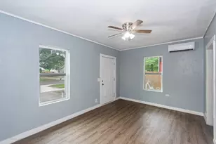 713 W Willis St, Alvin, TX 77511 - Photo 6