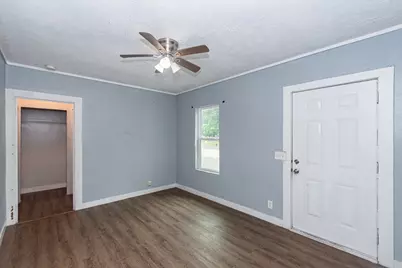 713 W Willis Street, Alvin, TX 77511 - Photo 12